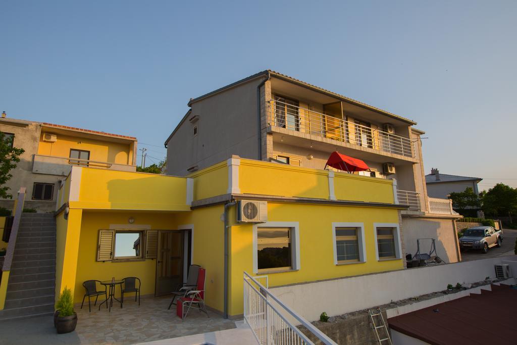 Apartments Zora Сен Екстериор снимка