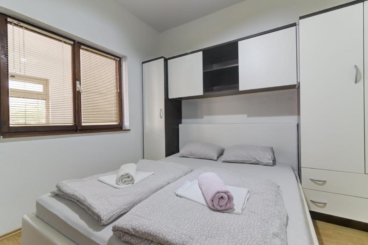 Apartments Zora Сен Екстериор снимка