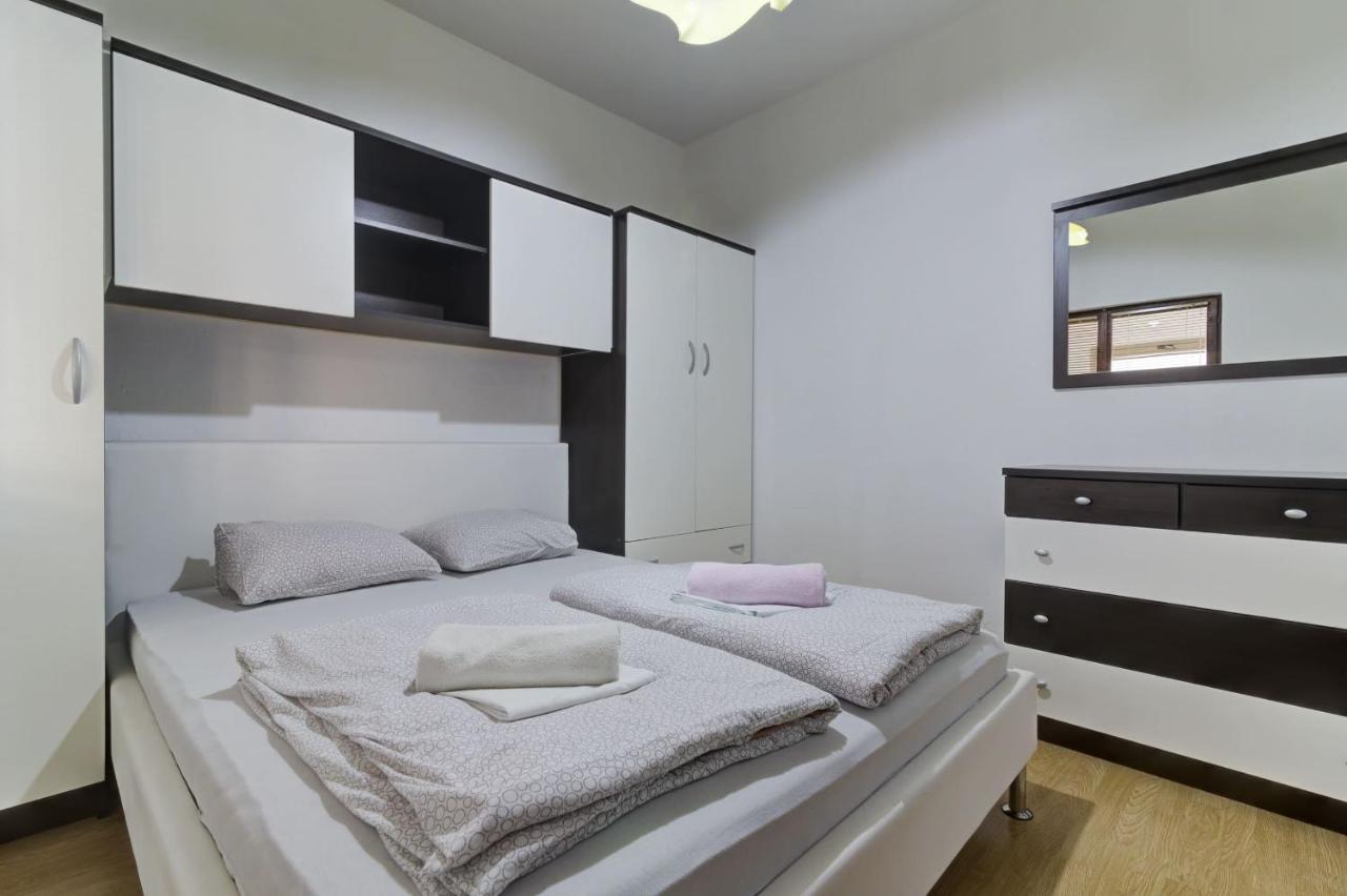 Apartments Zora Сен Екстериор снимка