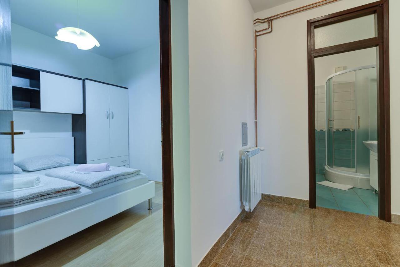 Apartments Zora Сен Екстериор снимка
