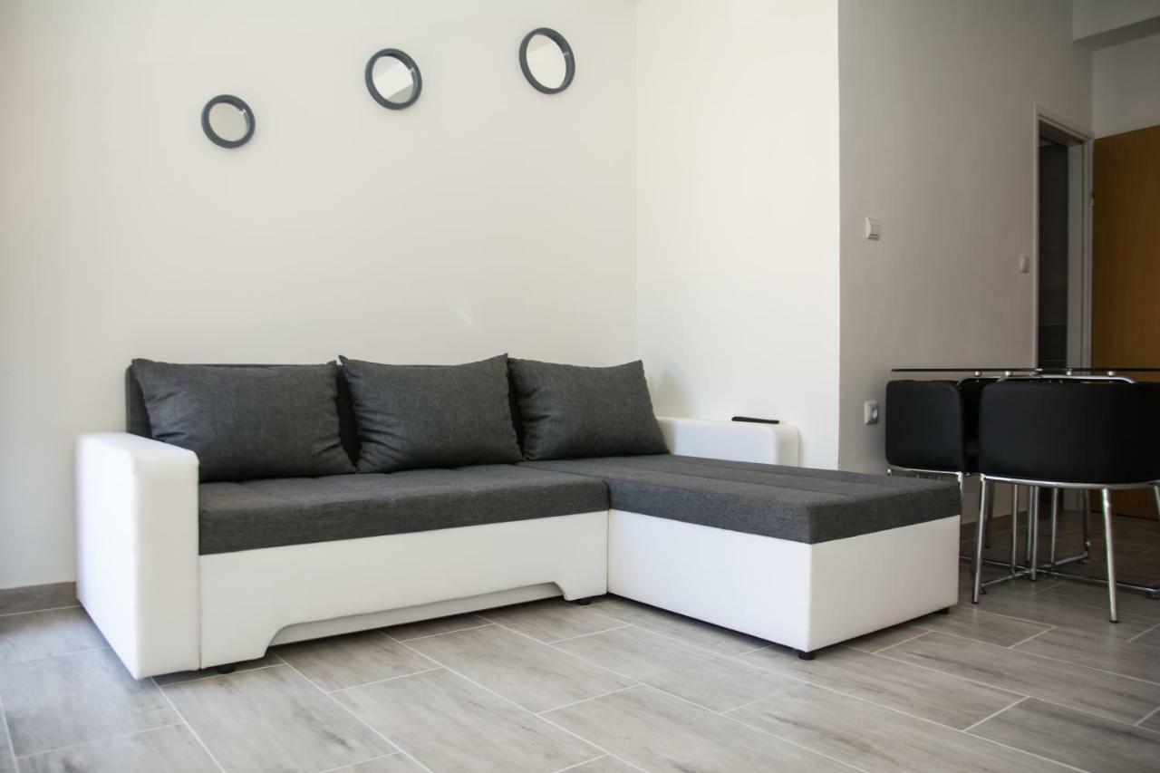 Apartments Zora Сен Екстериор снимка