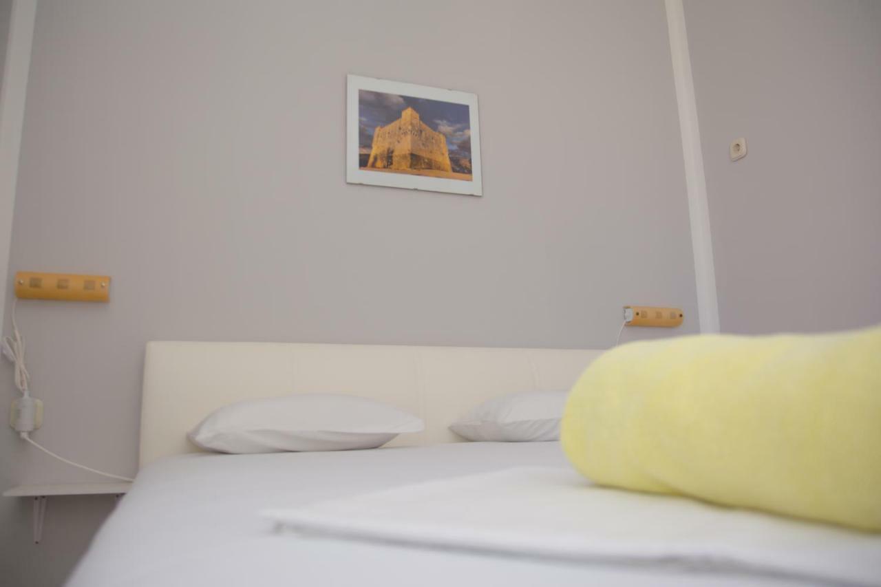 Apartments Zora Сен Екстериор снимка